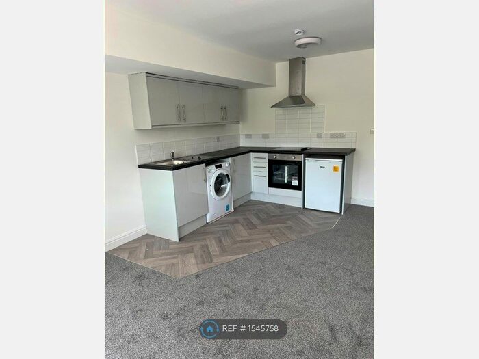 2 Bedroom Flat To Rent In Angelsey House, Cannock, WS11