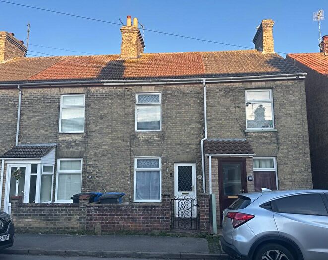 2 Bedroom Terraced House For Sale In Rochester Road, Lowestoft, Suffolk, NR33