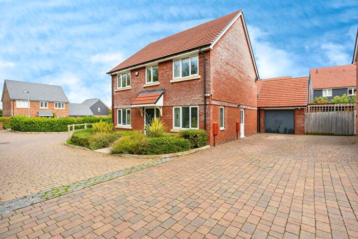 4 Bedroom Detached House For Sale In Pilmore Meadow, Chinnor, OX39