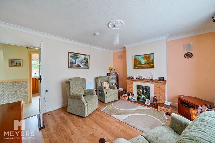 3 Bedroom Semi-detached House For Sale In Middlehill Road, Wimborne, BH21