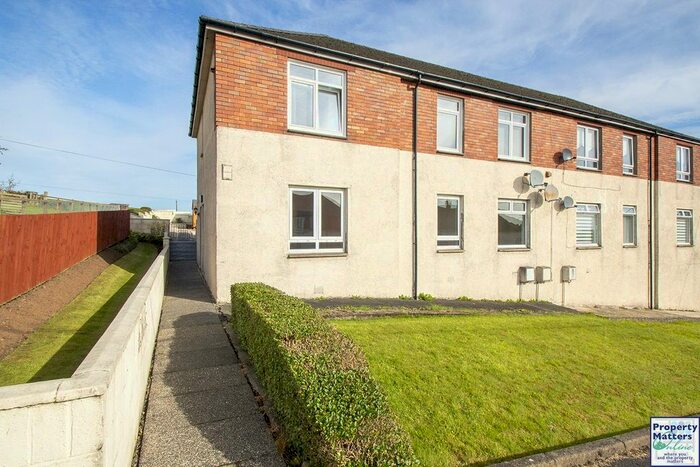 3 Bedroom Flat For Sale In Broom Crescent, Ochiltree, KA18