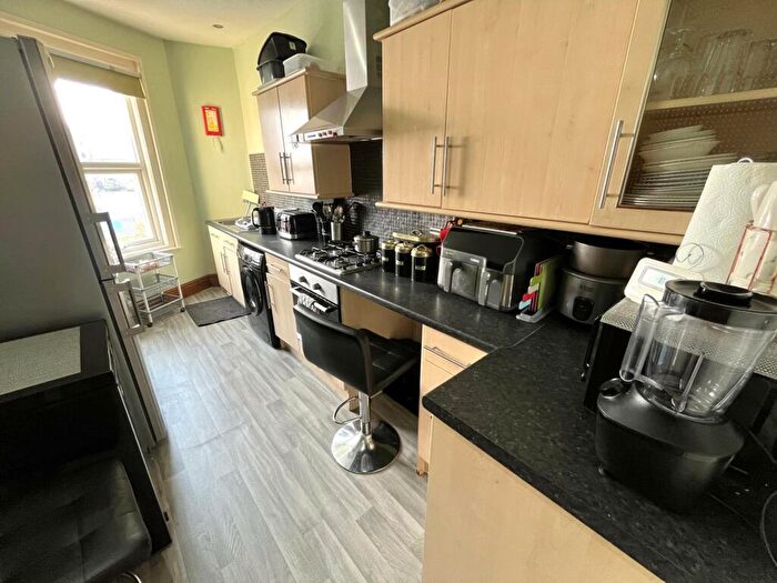 2 Bedroom Flat For Sale In New North Road, Exmouth, EX8