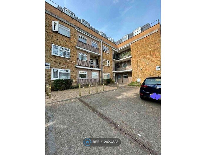 1 Bedroom Flat To Rent In Waverley Road, Enfield, EN2