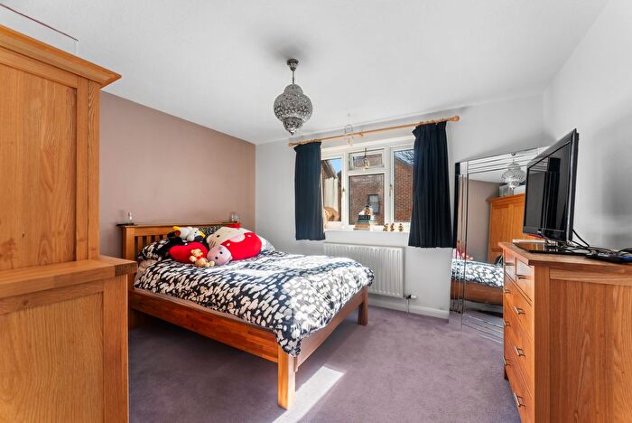 4 Bedroom Detached House For Sale In Oaklands Way, South Wallington, SM6