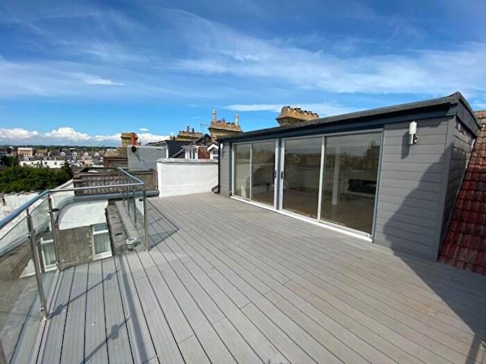 2 Bedroom Maisonette For Sale In First Avenue, Hove, BN3