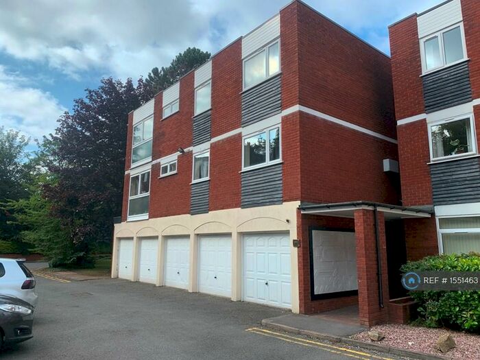 2 Bedroom Flat To Rent In Holly Mount, Birmingham, B16