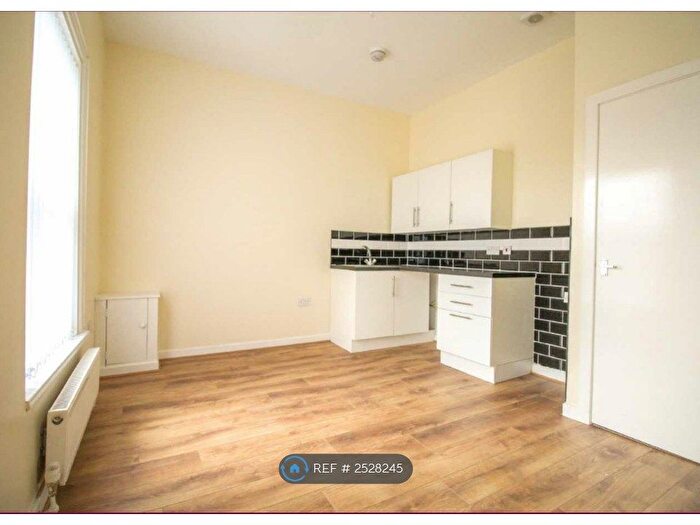 1 Bedroom Flat To Rent In Gorton Road, Stockport, SK5