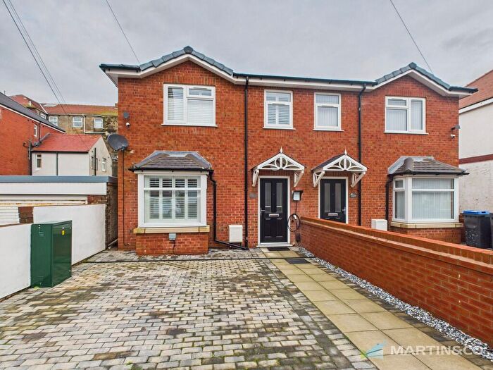 3 Bedroom Semi-Detached House For Sale In Pennystone Road, Bispham, FY2