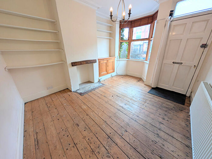 2 Bedroom Terraced House To Rent In Clarendon Park Road, LE2