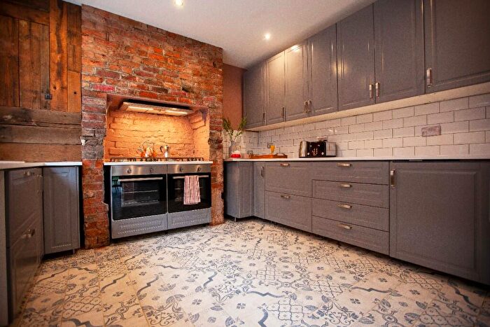 10 Bedroom Detached House To Rent In Egerton Road, Manchester, Greater Manchester, M14