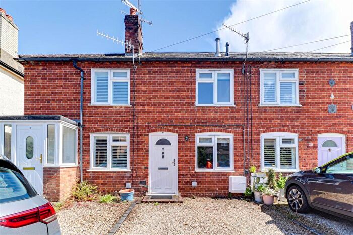 2 Bedroom House To Rent In Summers Road, Godalming, GU7