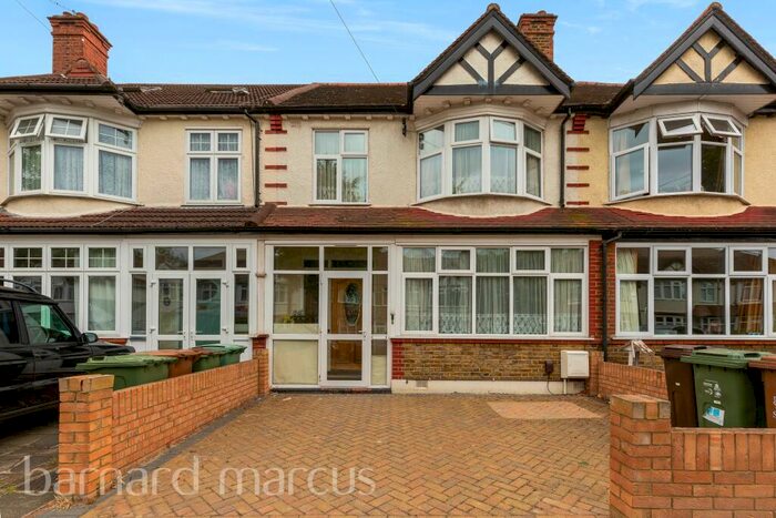 3 Bedroom House To Rent In Godalming Avenue, Wallington, SM6