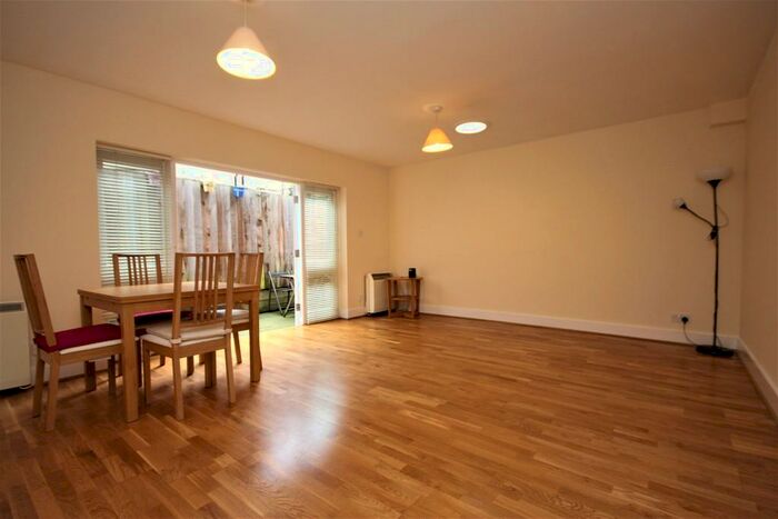 1 Bedroom Apartment To Rent In Grenville Road, N19