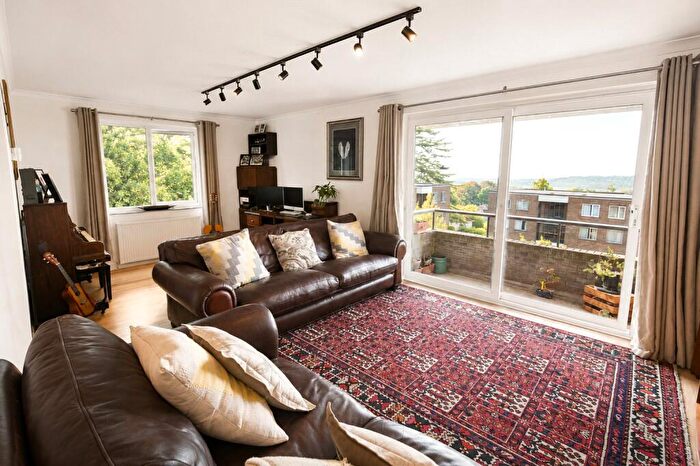 3 Bedroom Apartment For Sale In Knoll Hill, Bristol, Somerset, BS9