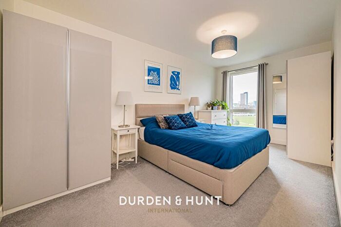 1 Bedroom Apartment For Sale In Upper North Street, Tower Hamlets, E14