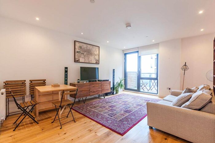 1 Bedroom Flat For Sale In Palmers Road, , Bethnal Green, London, E2