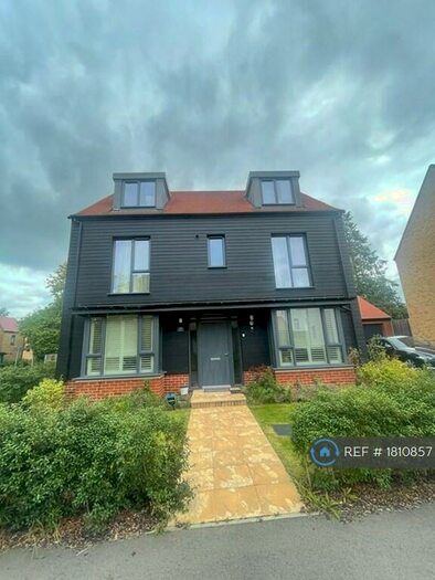 5 Bedroom Detached House To Rent In Charles Howell Drive, Coulsdon, CR5