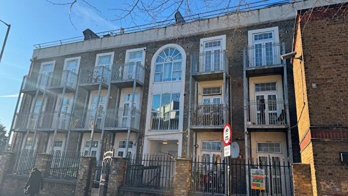 2 Bedroom Flat To Rent In Upton Lane, London, E7