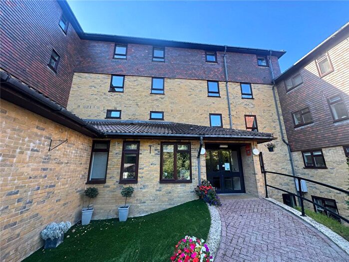 1 Bedroom Flat For Sale In Forest Close, Chislehurst, Kent, BR7