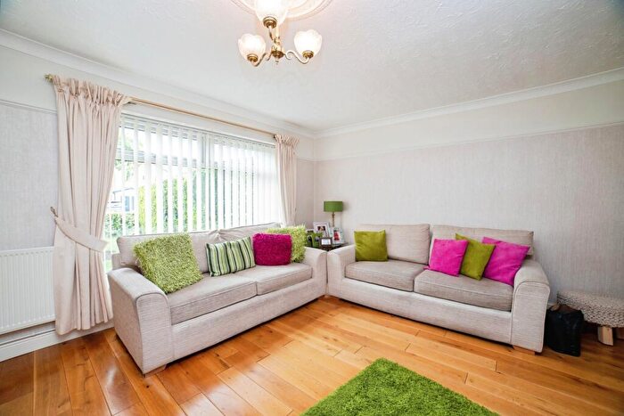 3 Bedroom Detached House For Sale In Cheriton Close, Mansfield, Nottinghamshire, NG19