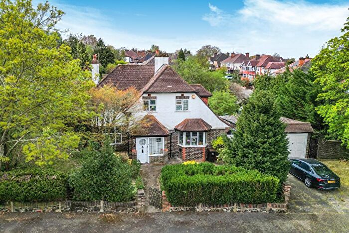 3 Bedroom Detached House For Sale In Norfolk Avenue, Sanderstead, CR2