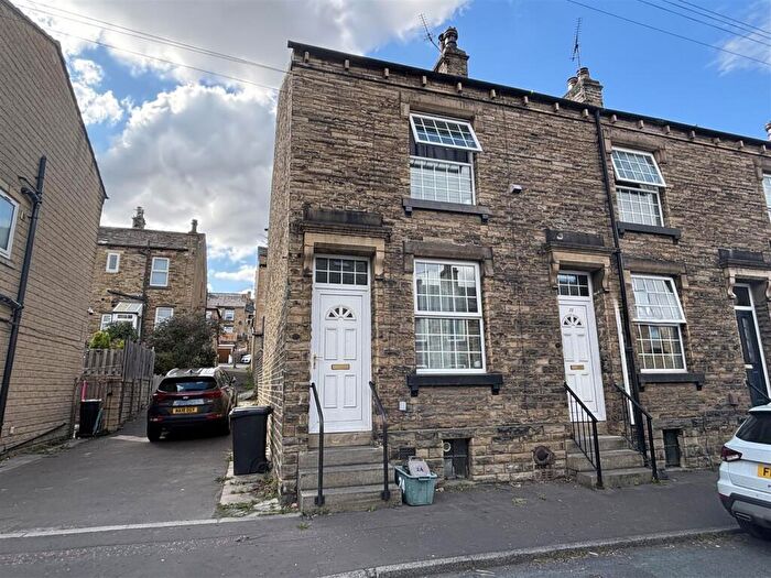 2 Bedroom End Of Terrace House For Sale In , Stanley Street, Brighouse, HD6