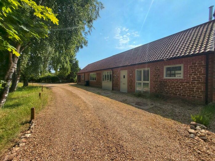 4 Bedroom Barn Conversion To Rent In Church Lane, East Winch, PE32