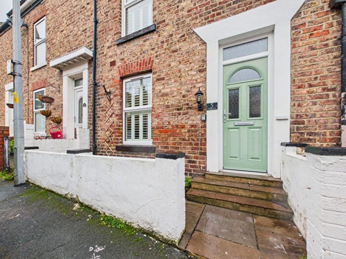 3 Bedroom Terraced House For Sale In Raglan Terrace, Whitby, YO21