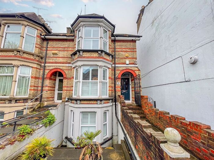 3 Bedroom End Of Terrace House To Rent In Old Road East, Gravesend, Kent, DA12