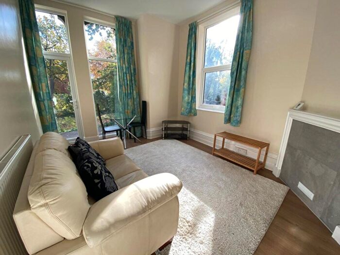 1 Bedroom Apartment To Rent In Park Drive, Nottingham, NG7