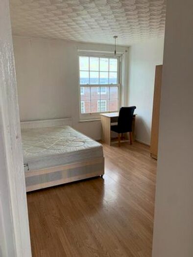 3 Bedroom Maisonette To Rent In Digby Street, Bethnal Green, E2