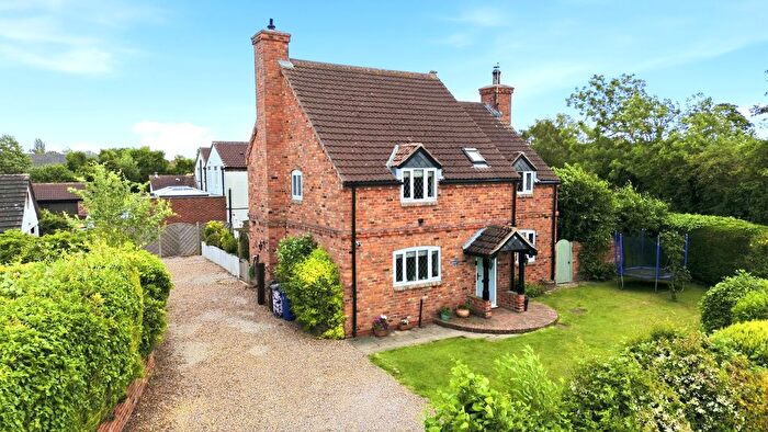 4 Bedroom Detached House For Sale In Gateforth Lane, West Haddlesey, North Yorkshire, YO8