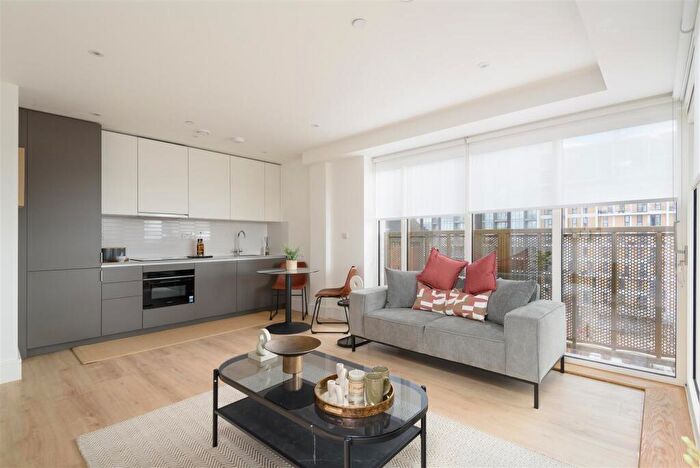 1 Bedroom Flat To Rent In Sutton Park House, Carshalton Rd; Sutton, SM1
