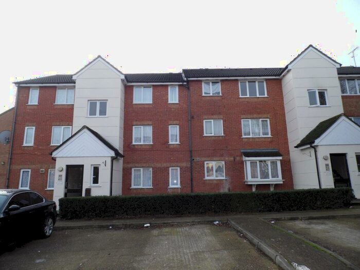 1 Bedroom Flat To Rent In Plowman Close, London, N18