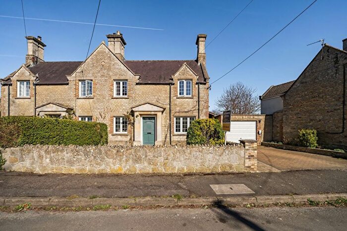 3 Bedroom Semi-Detached House For Sale In Old Post House, Bourton, SN6