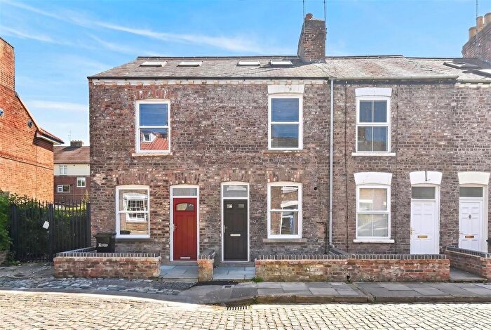 3 Bedroom Terraced House For Sale In Dale Street, York, YO23
