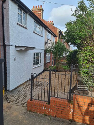 6 Bedroom Semi Detached House For Sale In Sturry Road, Canterbury, Kent, CT1