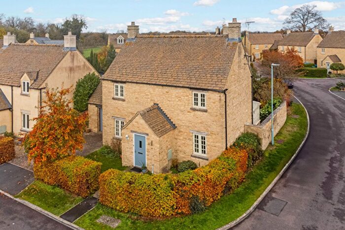 3 Bedroom Detached House For Sale In The Wern, Lechlade, GL7