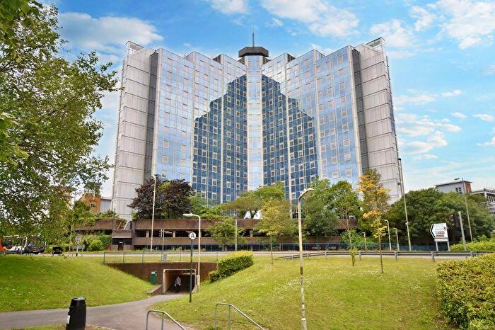 1 Bedroom Flat To Rent In Th Floor, Churchill Place, Churchill Way, Basingstoke, RG21