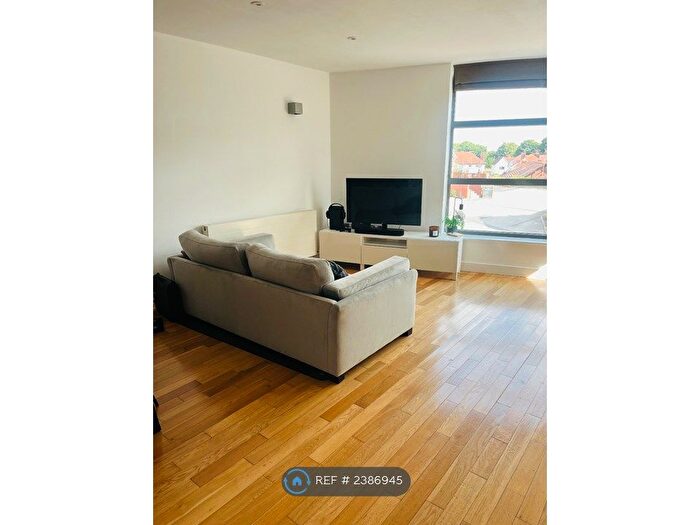 2 Bedroom Flat To Rent In Rocky Lane South, Heswall, CH60