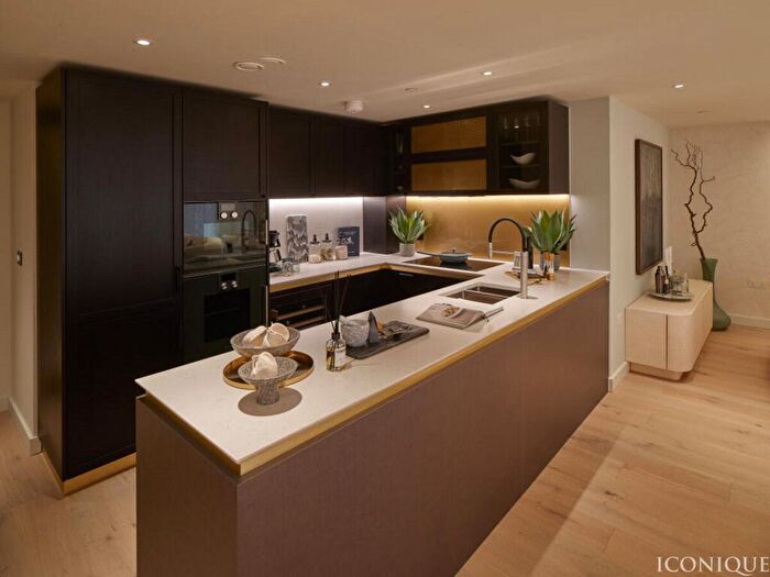 3 Bedroom Flat For Sale In Lots Road, London, SW10