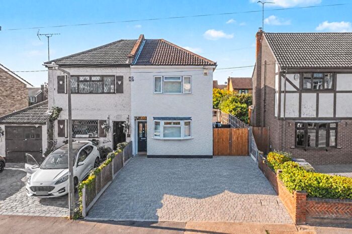3 Bedroom Semi-Detached House For Sale In Bull Lane, Rayleigh, SS6
