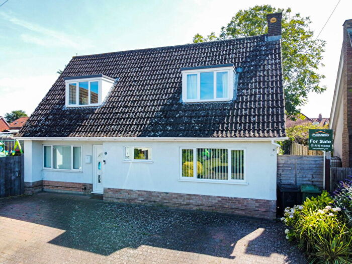 4 Bedroom Chalet For Sale In Fox Grove, East Harling, Norwich, NR16
