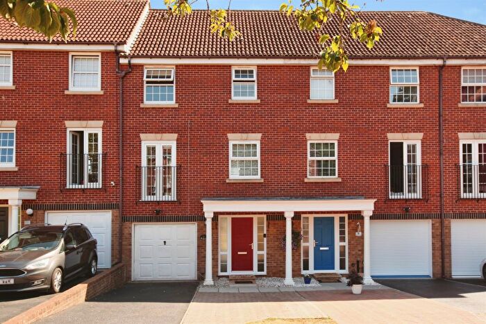 4 Bedroom Terraced House For Sale In Durham Close, Paignton, TQ3