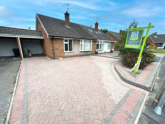 2 Bedroom Semi Detached Bungalow For Sale In Woodside Way, Willenhall, WV12
