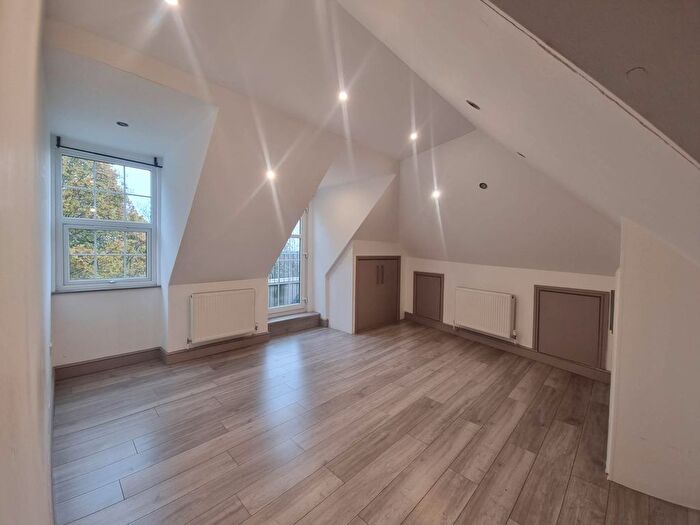 1 Bedroom Flat To Rent In Fords Grove, Winchmore Hill, N21