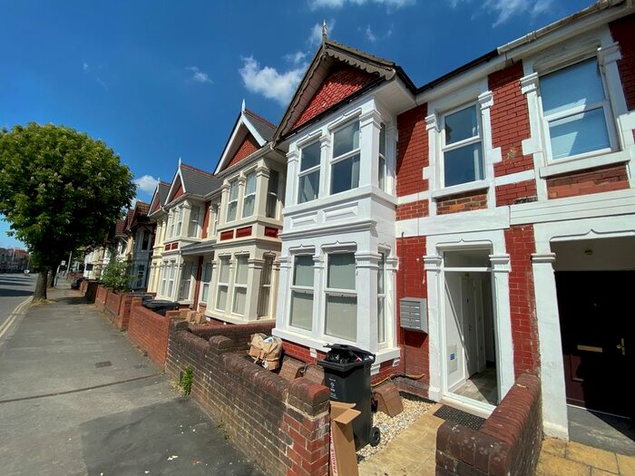 1 Bedroom Flat To Rent In County Road, Swindon, SN1