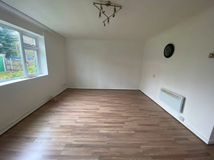 2 Bedroom Flat To Rent In Bough Beech Court, Albany Road, London, EN3