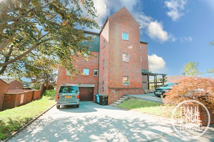 3 Bedroom Flat For Sale In Maltsters Way, Oulton Broad, NR32
