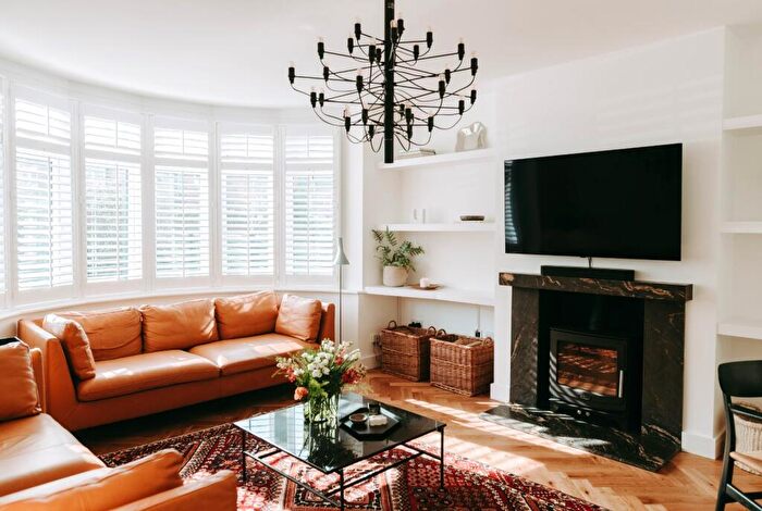 5 Bedroom Terraced House For Sale In Harlesden Gardens, Harlesden, London, NW10